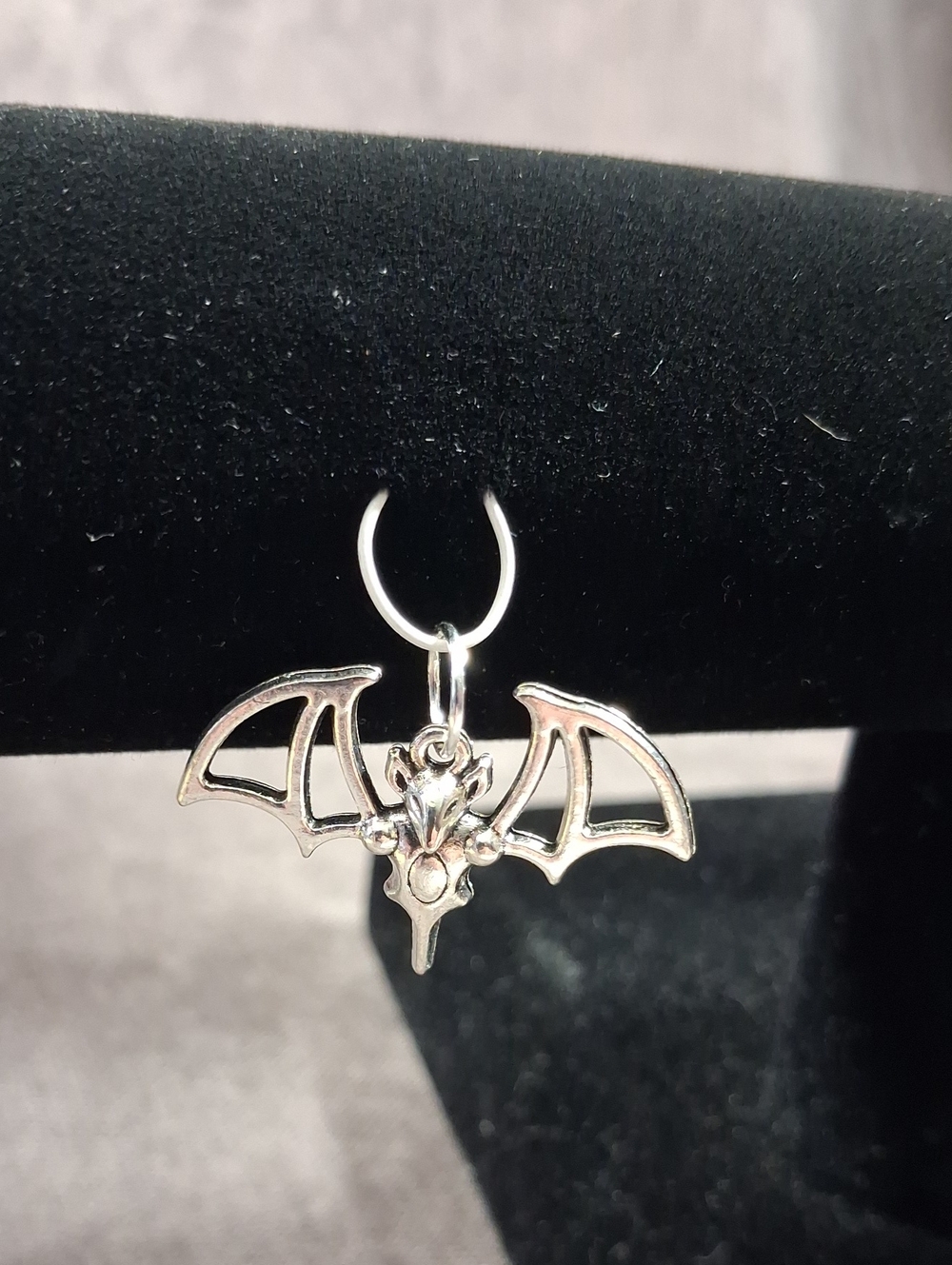 Silver Tone Metal 29mm x 34mm Spread Wings Bat Pendant NEW